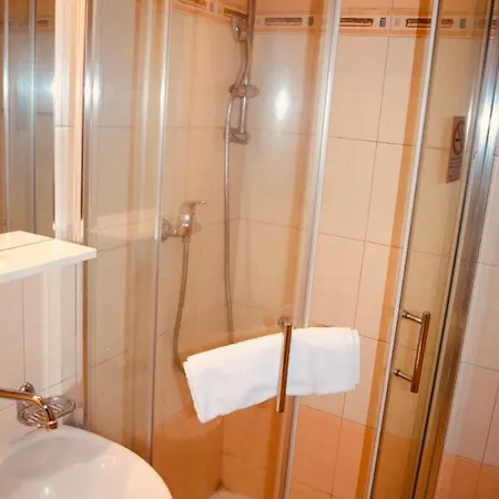 Lc - Ξενοδοχείο 3*