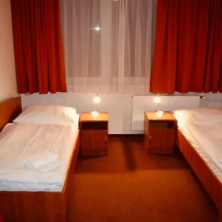 Lc - Ξενοδοχείο Οστράβα