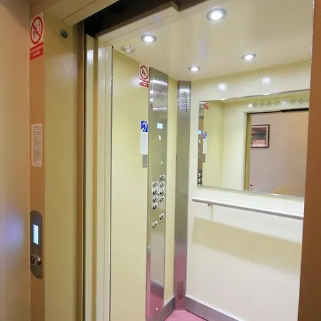 Ξενοδοχείο Lc - 3*